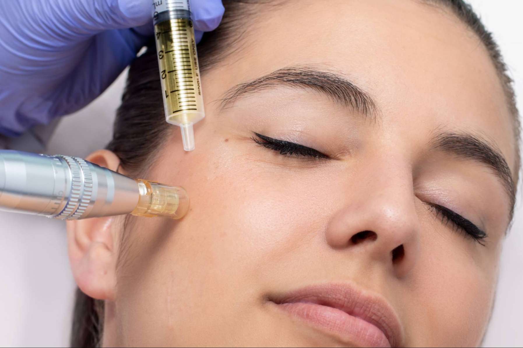 Rejuvenecimiento facial sin cirugía con enfoque natural e innovador en la clínica de la Dra. Cecilia Arthur