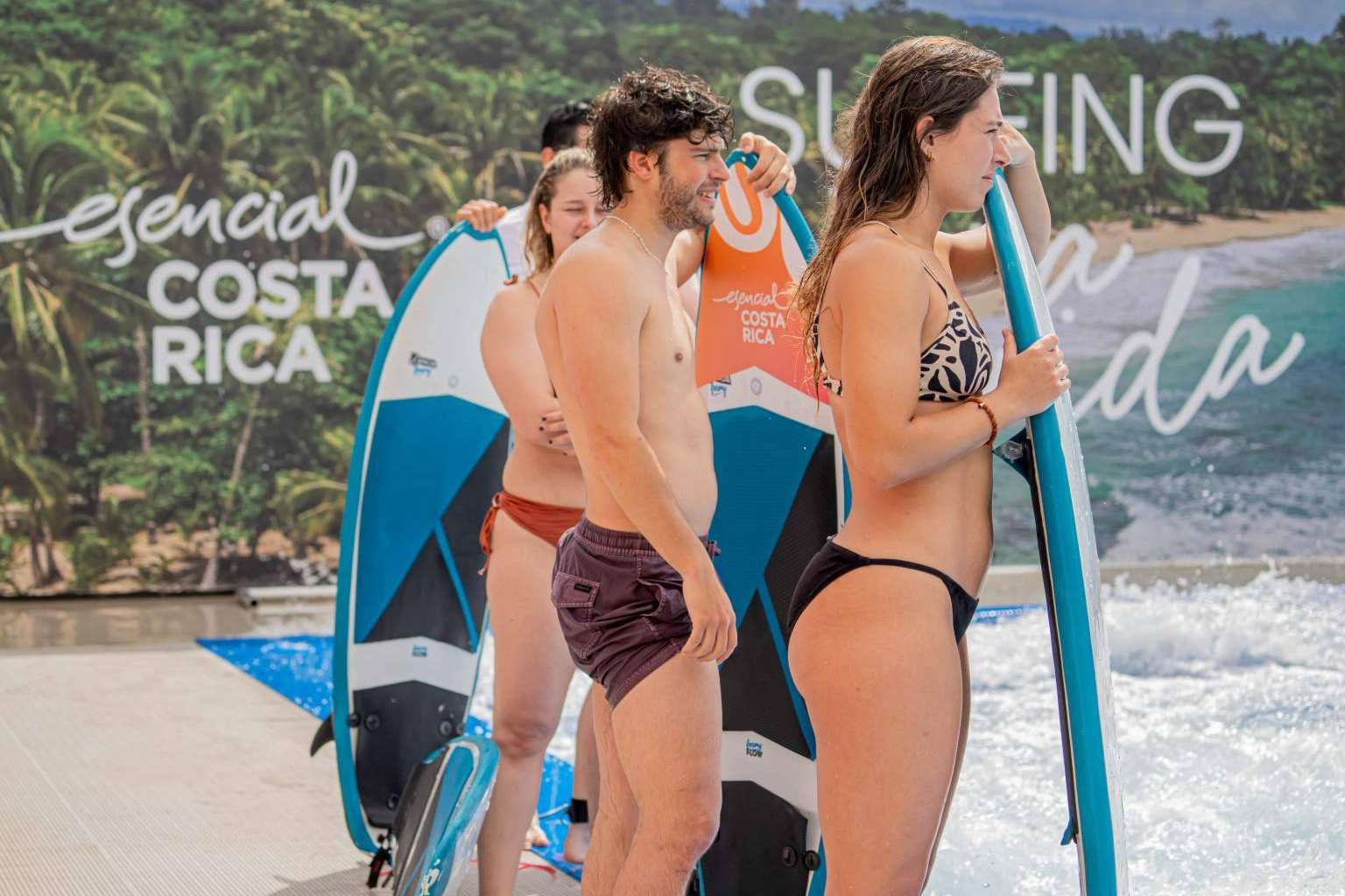 Esencial Costa Rica y Honna Surf Hub se unen para proteger los océanos con el proyecto 'Surfing The Pura Vida'