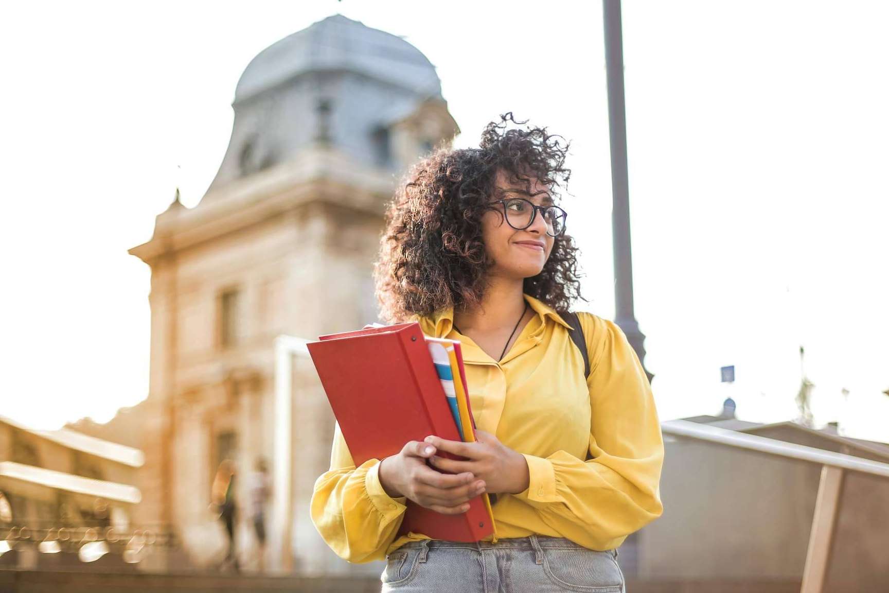 Legalcity informa sobre cómo emigrar legalmente a España mediante la visa de estudios