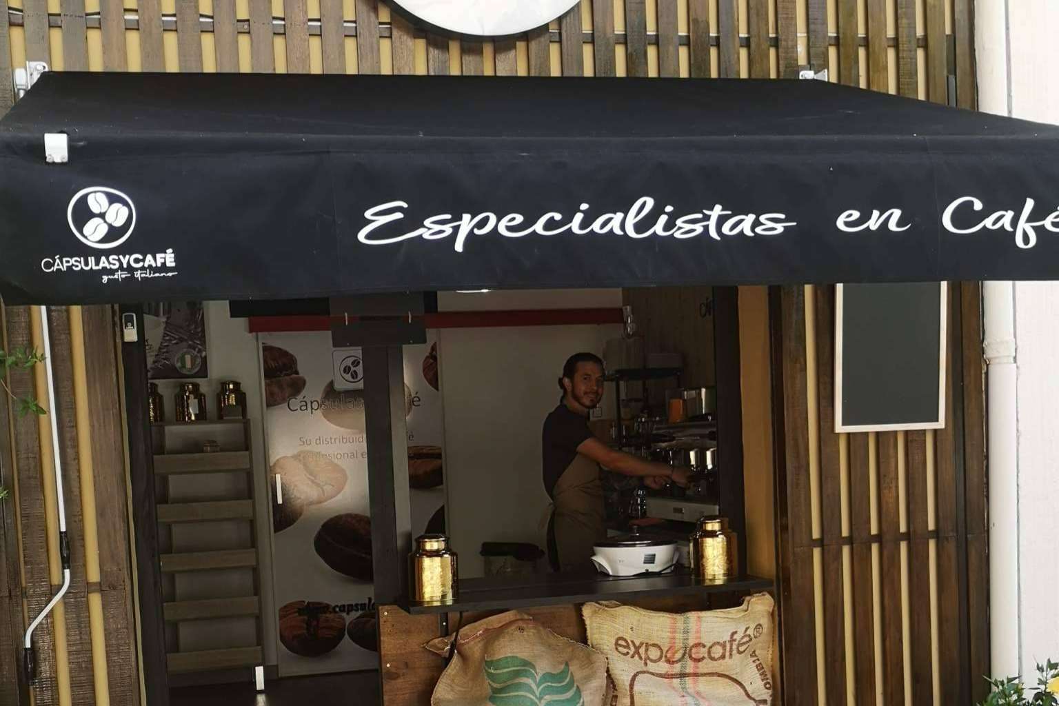 Cápsulas y Café refuerza su catálogo con café de Orígenes en grano y cápsulas premium
