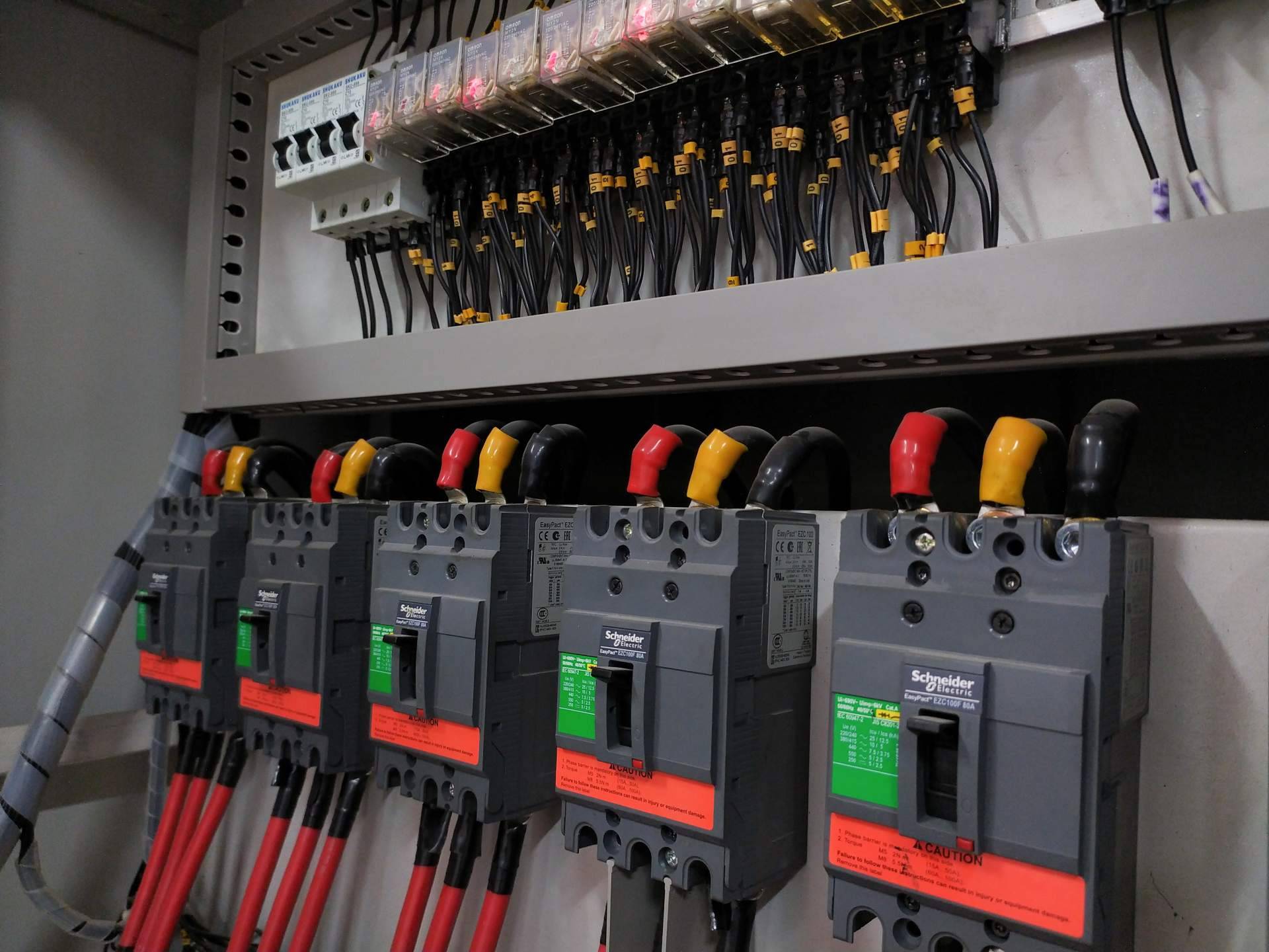 Material eléctrico Schneider Electric en stock y con disponibilidad inmediata en la tienda online de Cadenza Electric