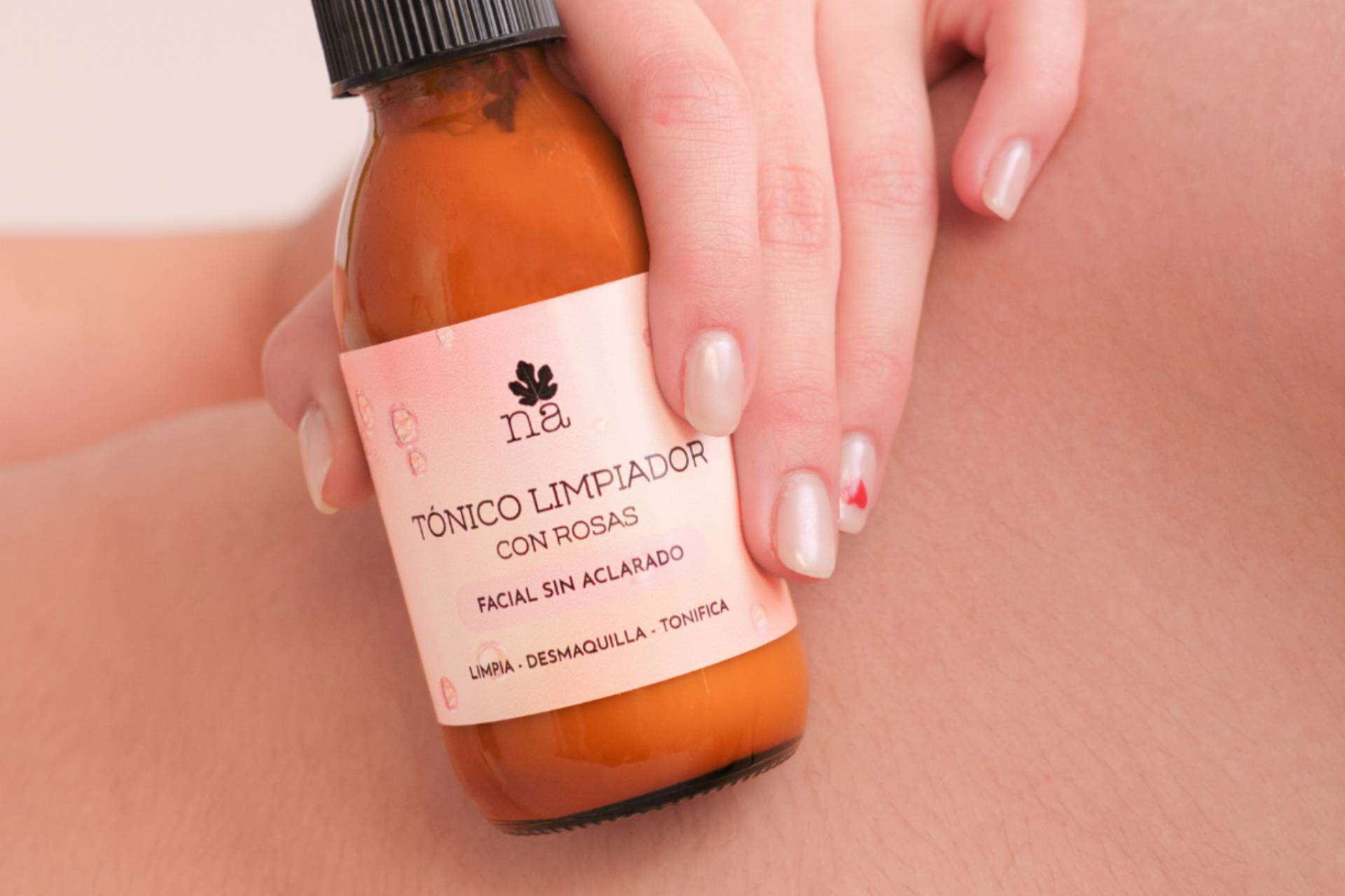 Naturalicia y el skinimalism; opiniones sobre sus cosméticos multifunción con efecto emocional
