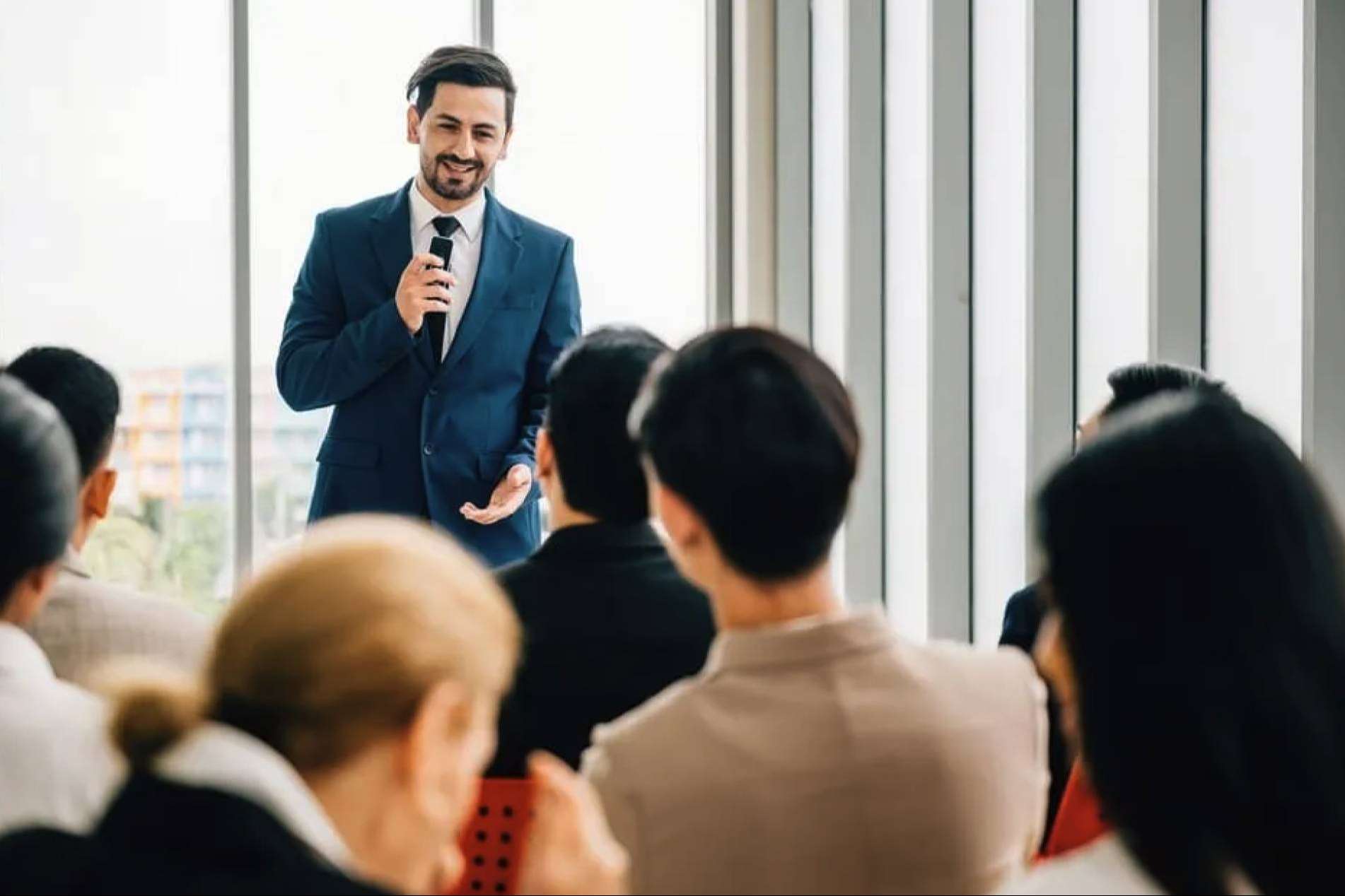 Smart Speakers; contrata al mejor conferencista para tu evento en México