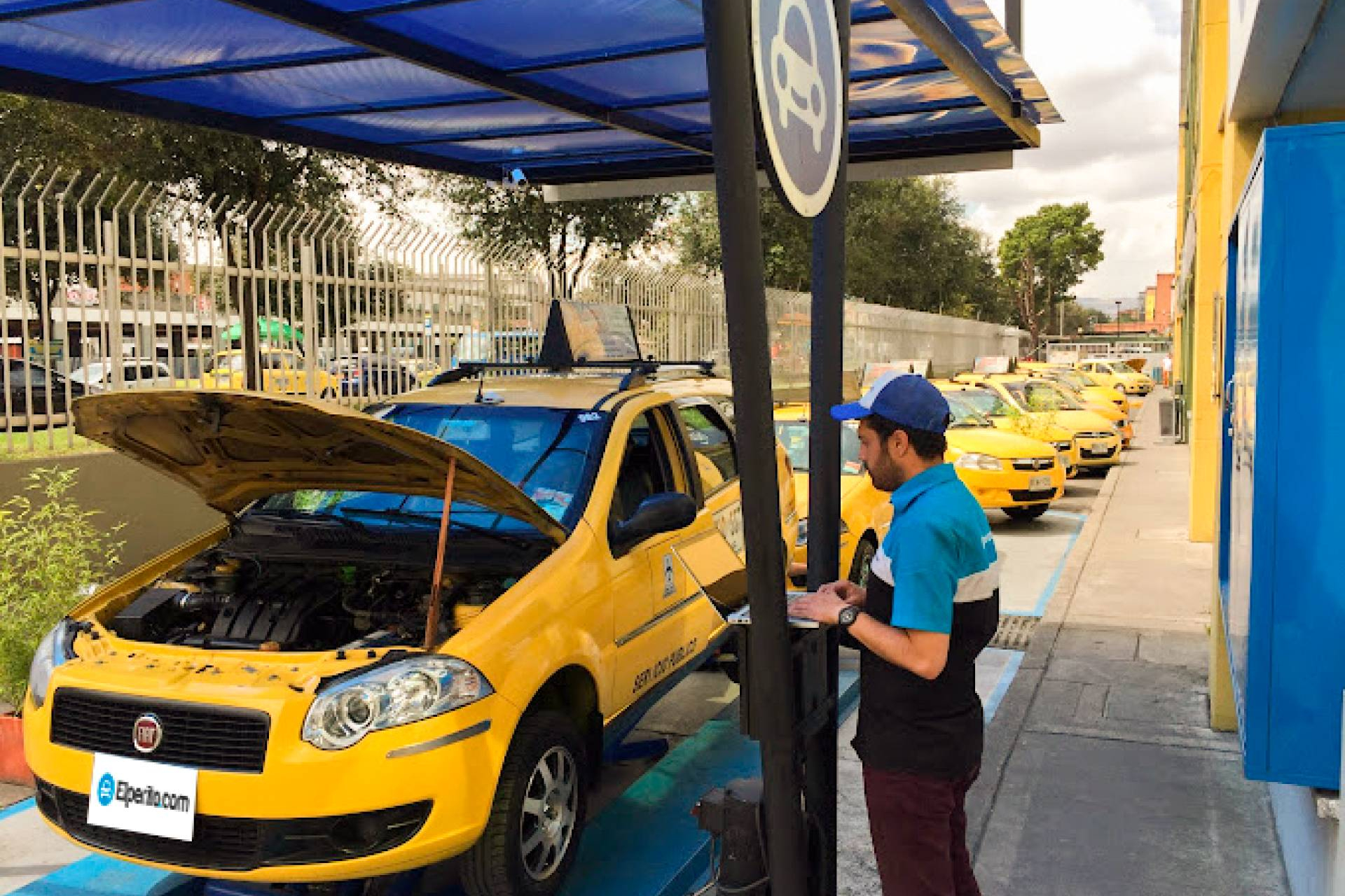 Elperito.com amplía sus peritajes automotrices profesionales en Colombia con revisión de 240 puntos