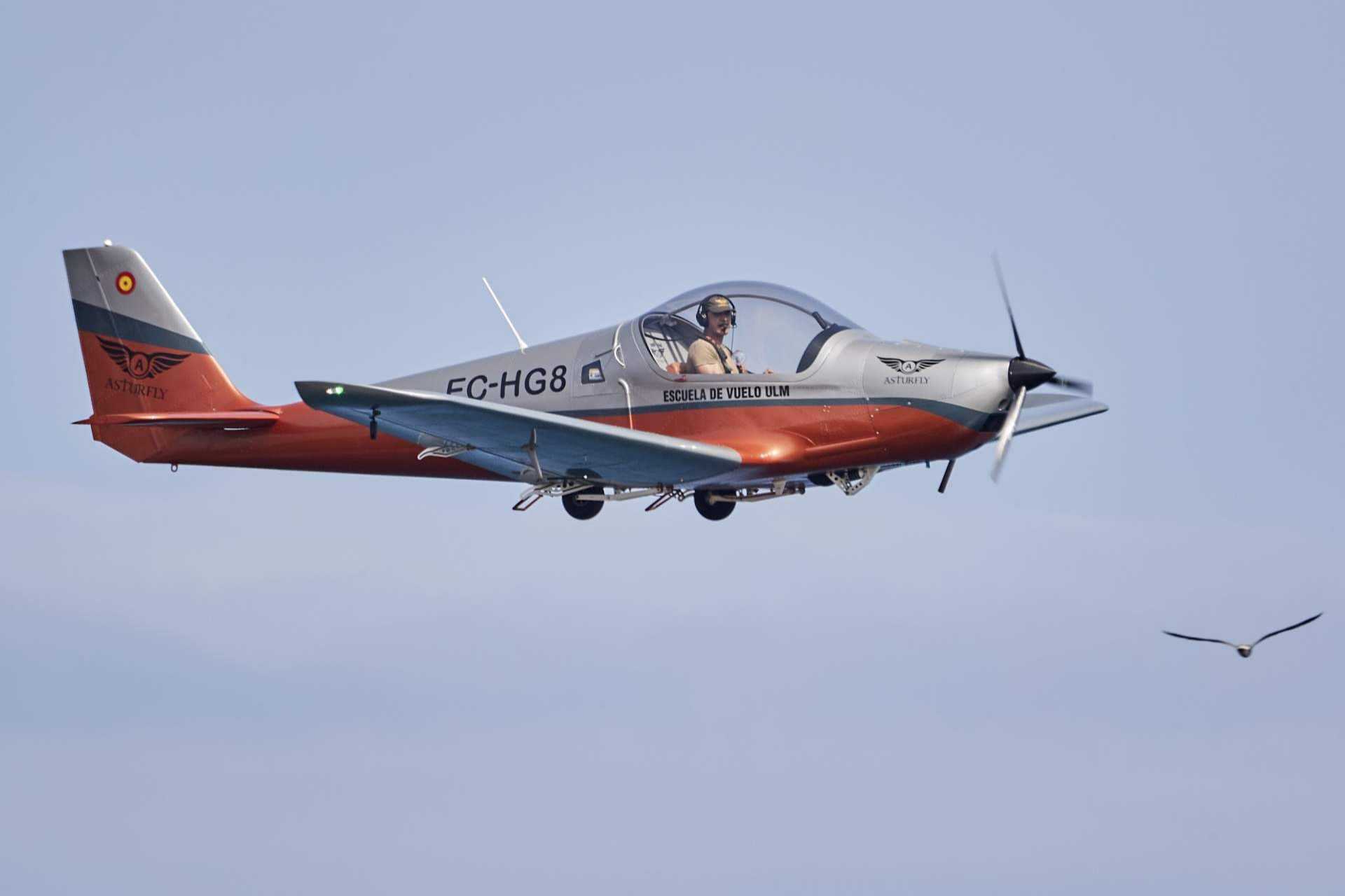 Avión biplaza vs cuatro plazas; ventajas para la formación y el vuelo recreativo
