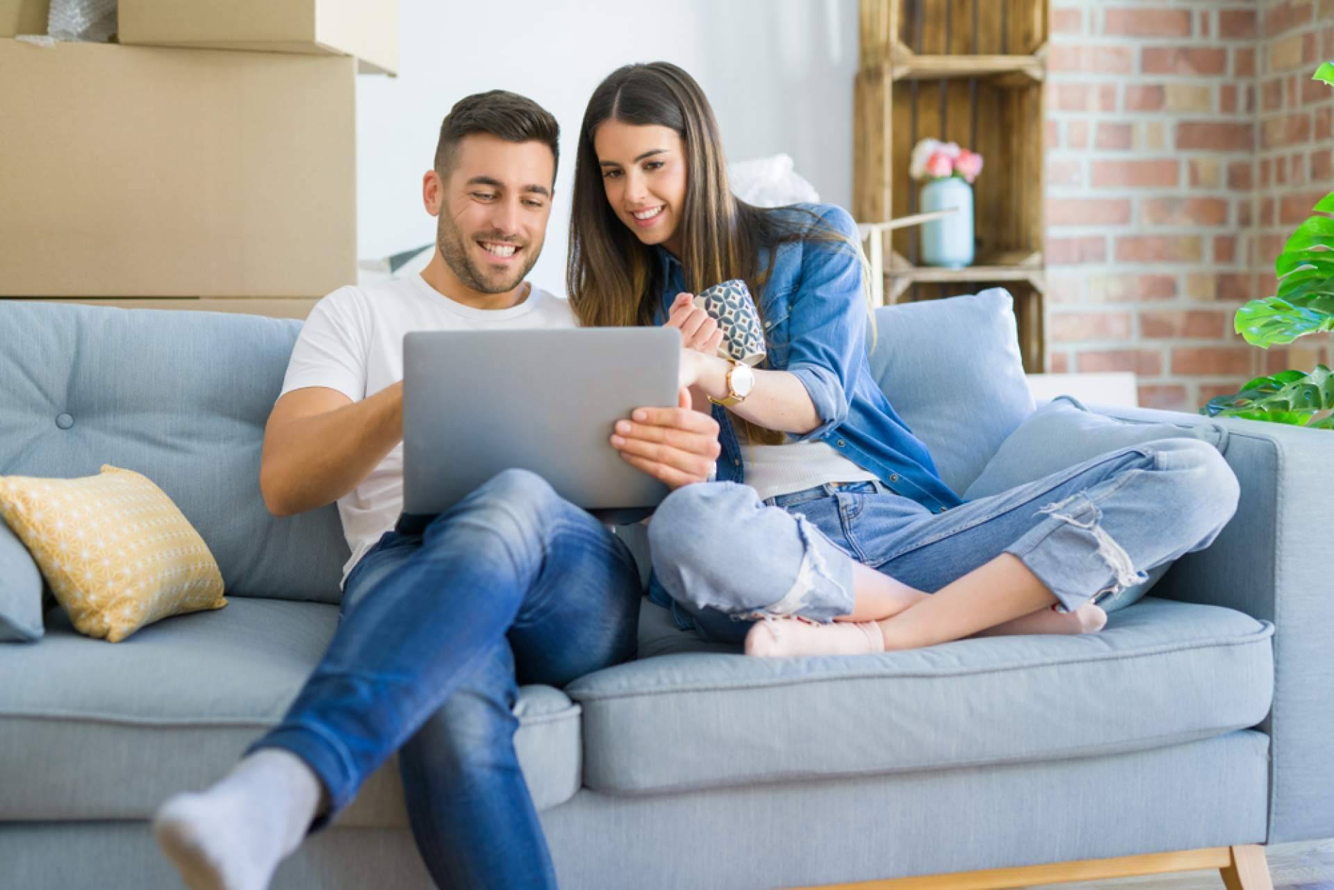 La Tienda HOME ofrece recomendaciones para elegir sofás cómodos y funcionales