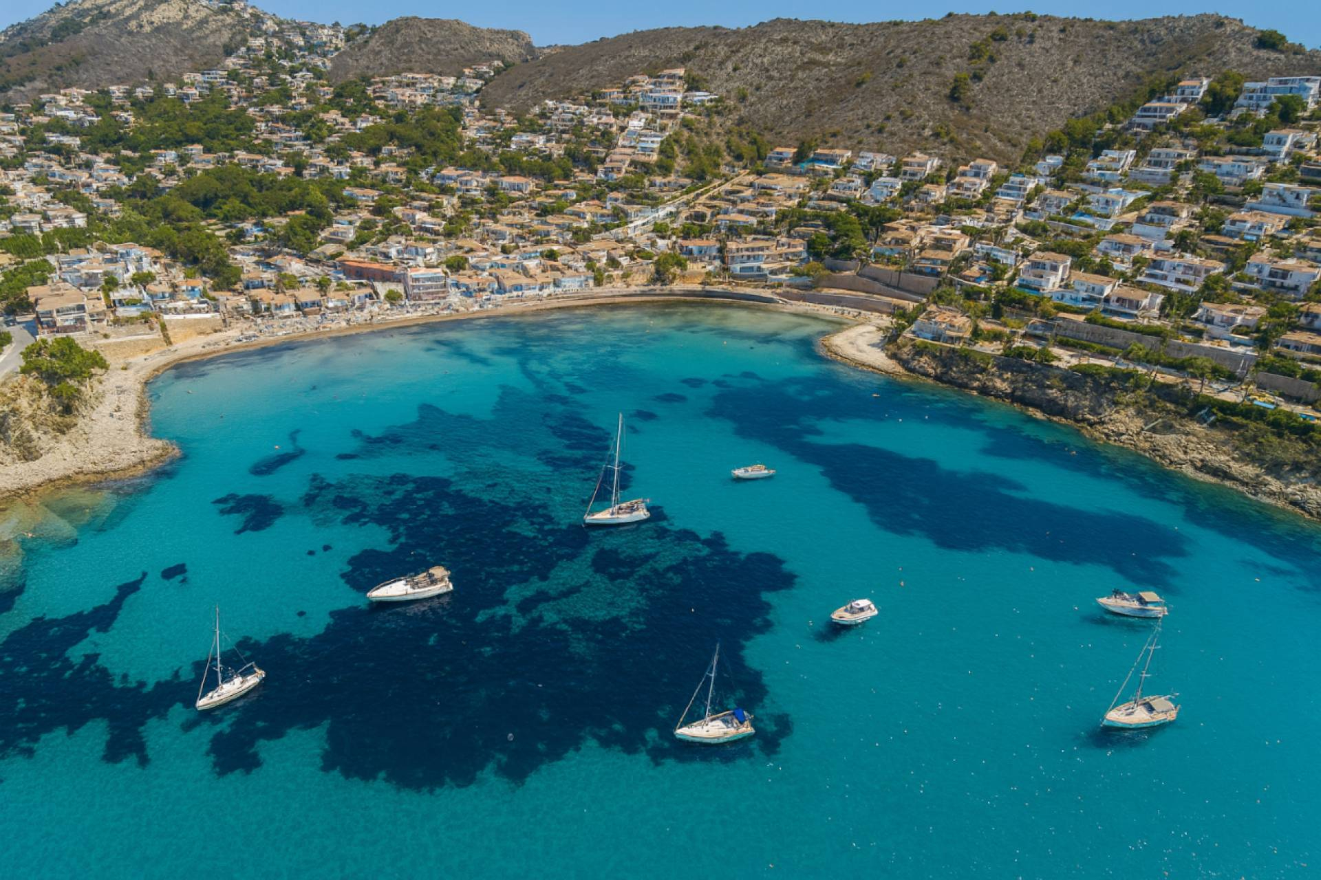 Moraira, la joya mediterránea que conquista a quienes buscan calidad de vida