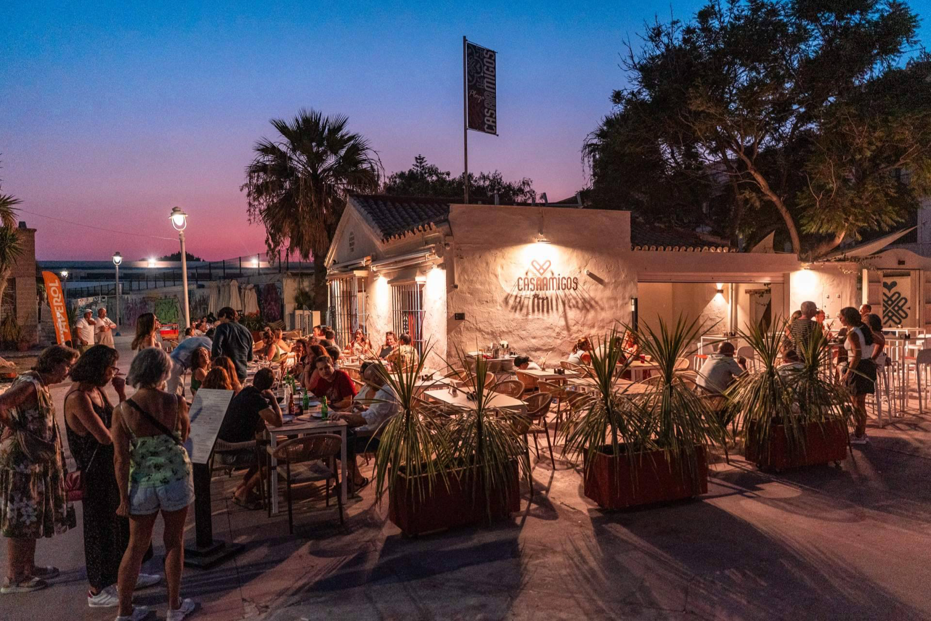 Disfrutar de septiembre en Málaga tiene nombre; Casaamigos Playa y su terraza frente al mar