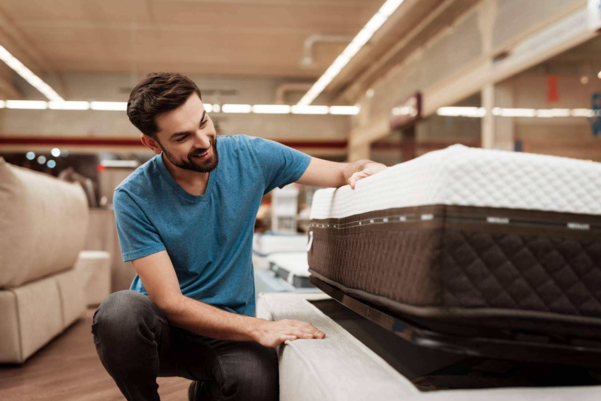 Apertura de nuevas tiendas físicas de La Tienda HOME para experiencia de compra omnicanal en muebles y descanso