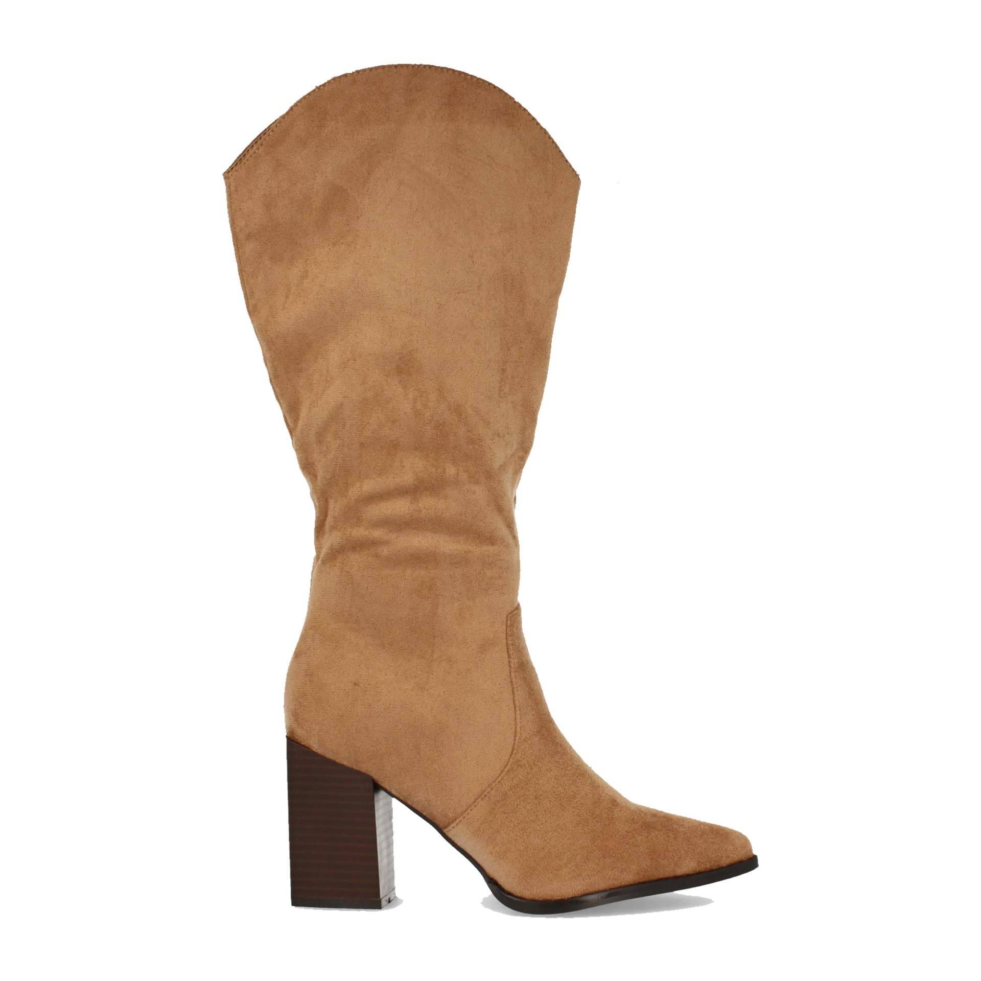 Calzados Gea presenta diferentes estilos en botas marrones para esta temporada