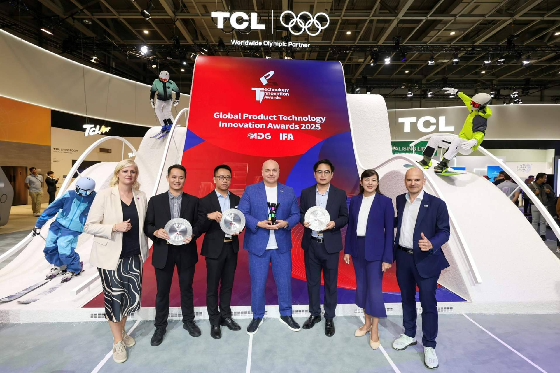 TCL obtiene múltiples galardones en IFA 2025 con sus vanguardistas soluciones de vida inteligente