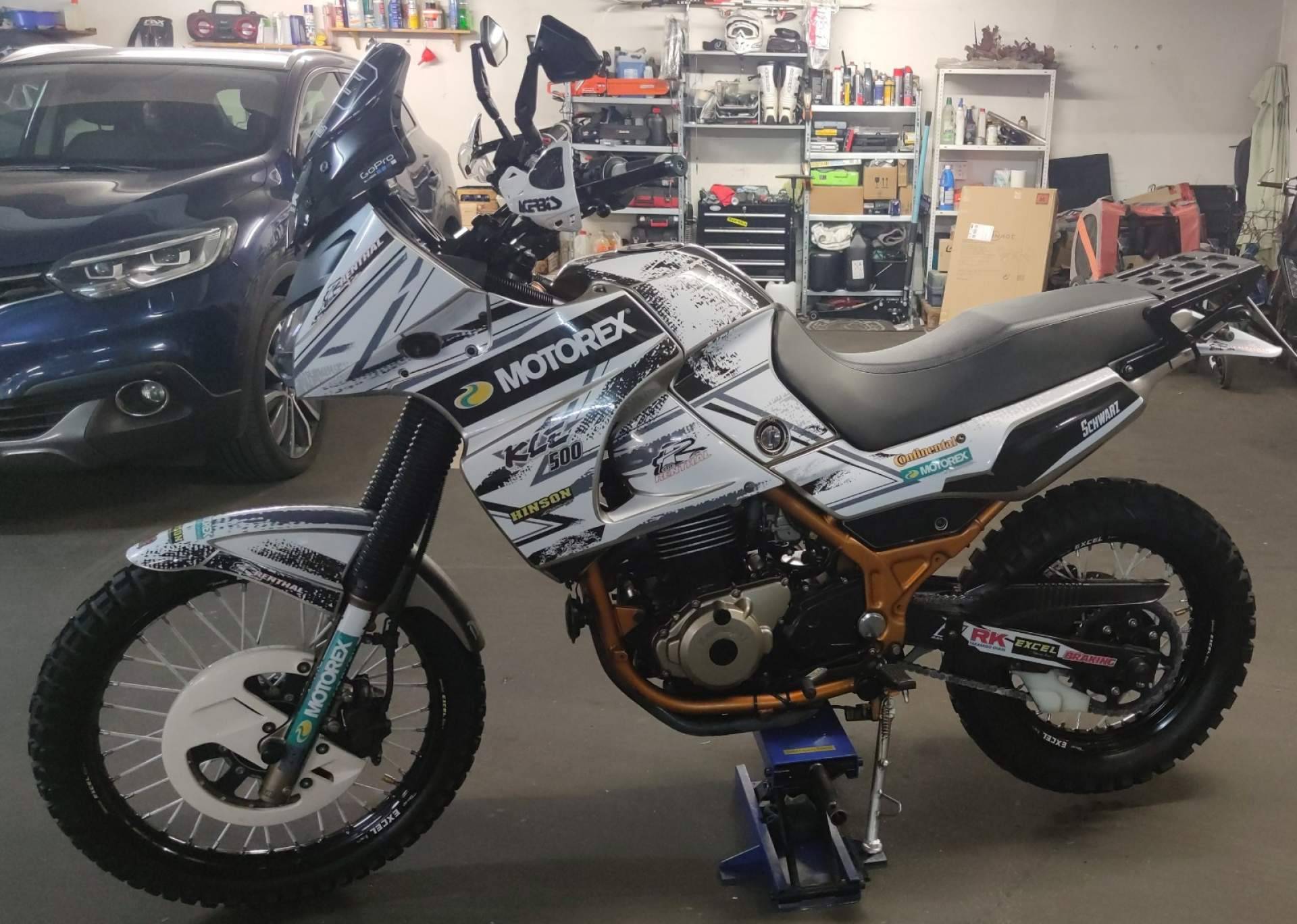 Los kits de adhesivos personalizados de ADHESIVOSEMBARRADOS ganan protagonismo entre los amantes del motor
