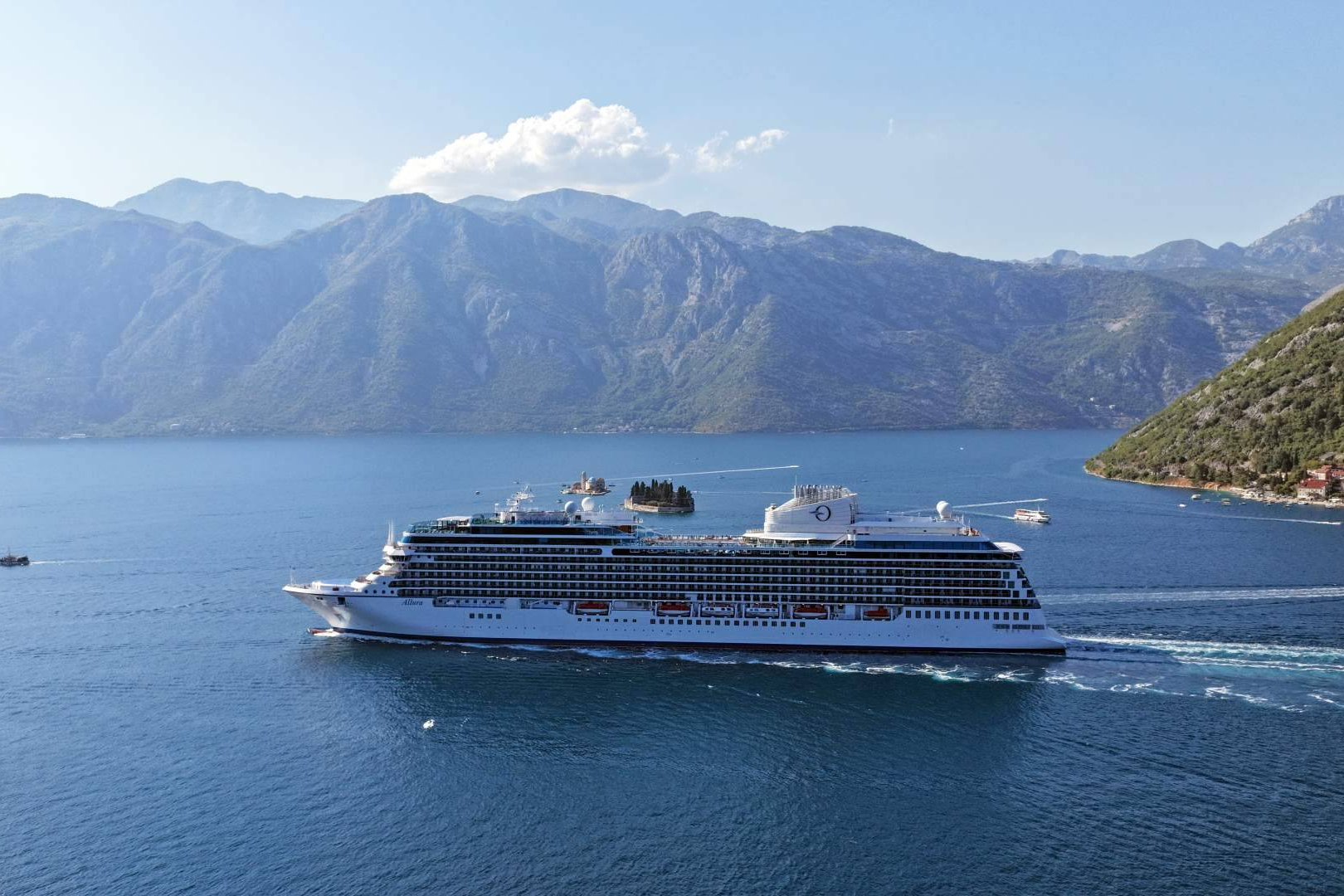 Oceania Cruises celebra el bautizo en Miami del nuevo buque, Oceania Allura