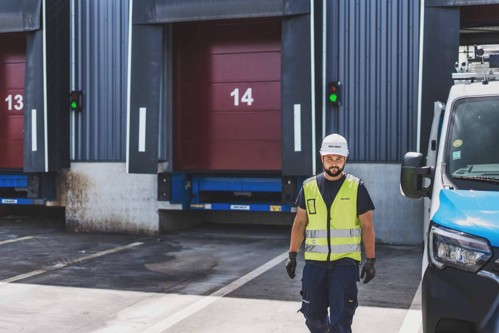 Zonas de carga más seguras, ASSA ABLOY redefine los estándares de seguridad en el sector logístico e industrial
