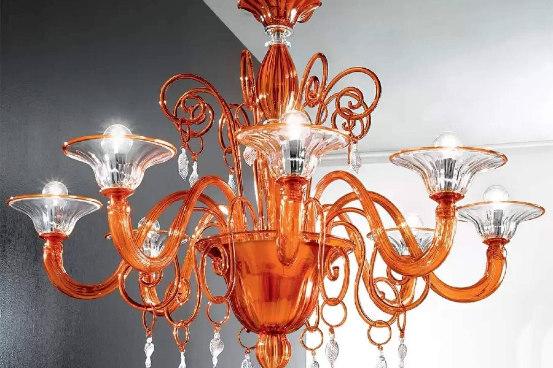 Venice Arte celebra la tradición artesanal con nuevas lámparas Murano hechas a mano