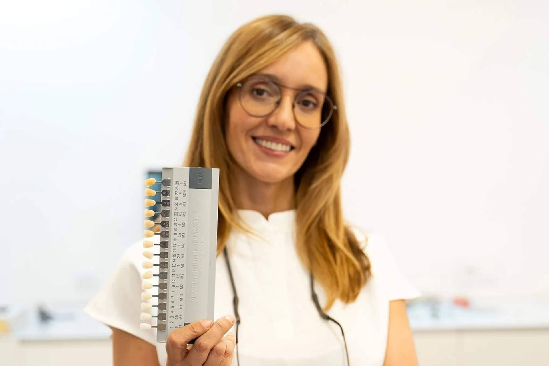 Carillas dentales personalizadas y diseño digital marcan tendencia en odontología