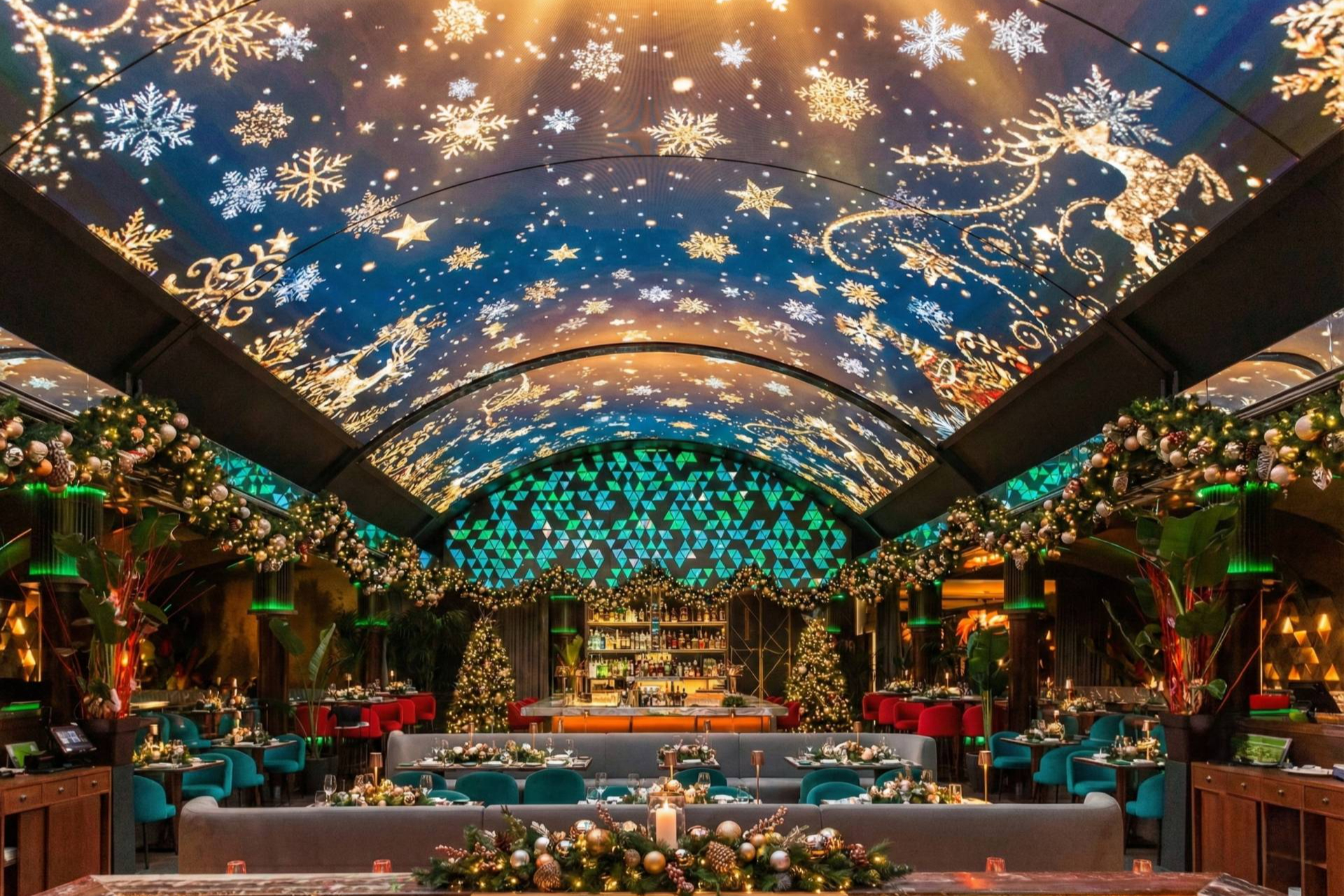 Quintoelemento, la parada obligatoria de la Navidad madrileña; gastronomía, luces y espectáculo