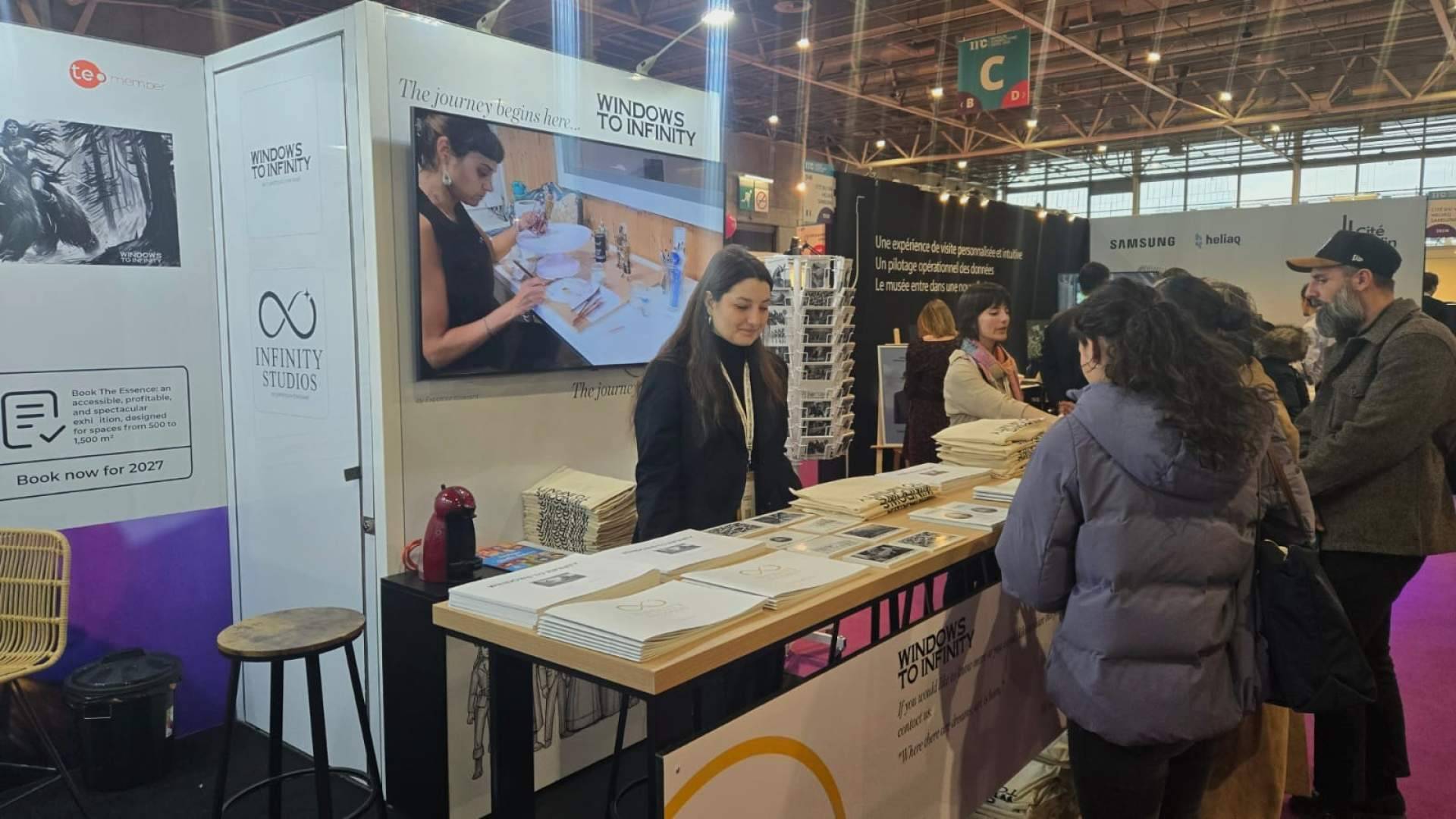 Windows to Infinity cierra su paso por Museum Connections en París con más de 200 contactos y confirma su próxima exposición en Alemania