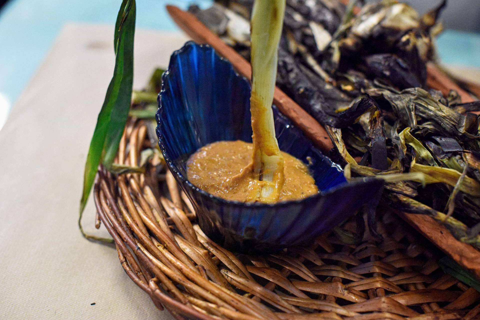 Los calçots con romesco, ¿o no? La tradición en Pasa Tapas