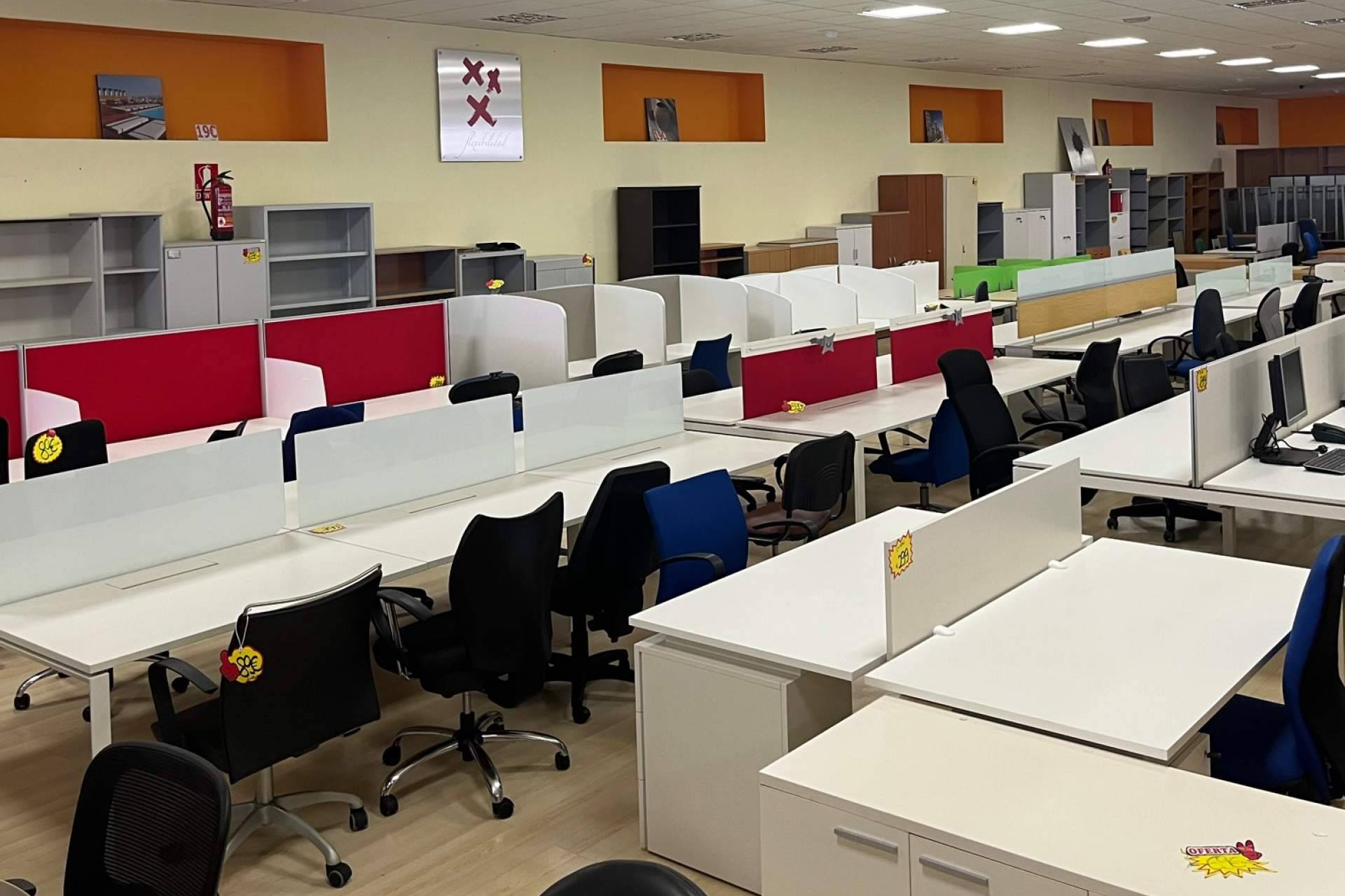 Factoryoficina refuerza la eficiencia empresarial con mobiliario de oficina nuevo y reacondicionado