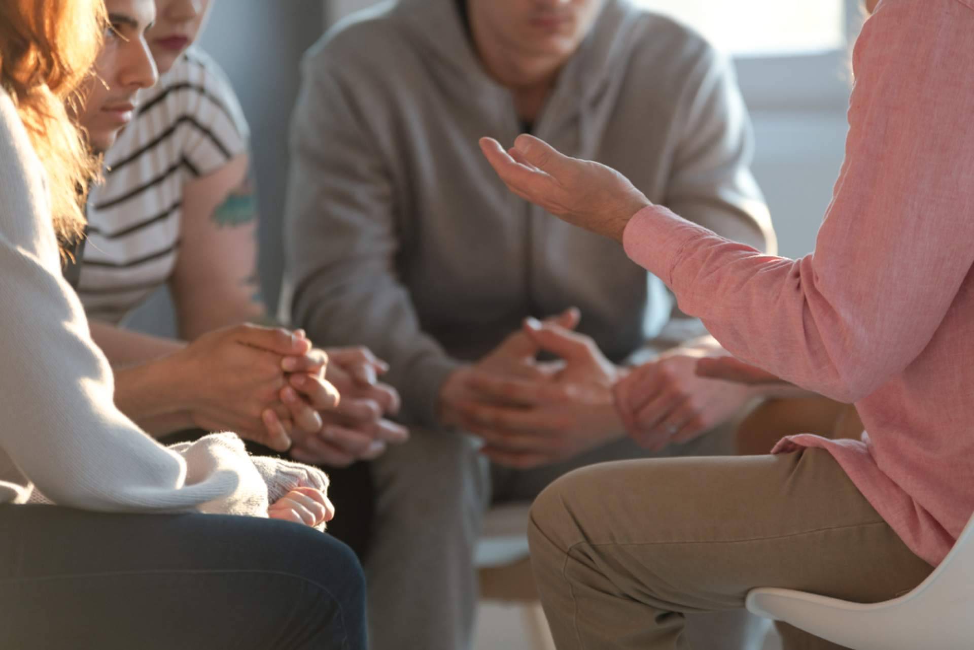 Por qué muchos intentos de ayudar a un adolescente no funcionan (y qué enfoque sí marca la diferencia)