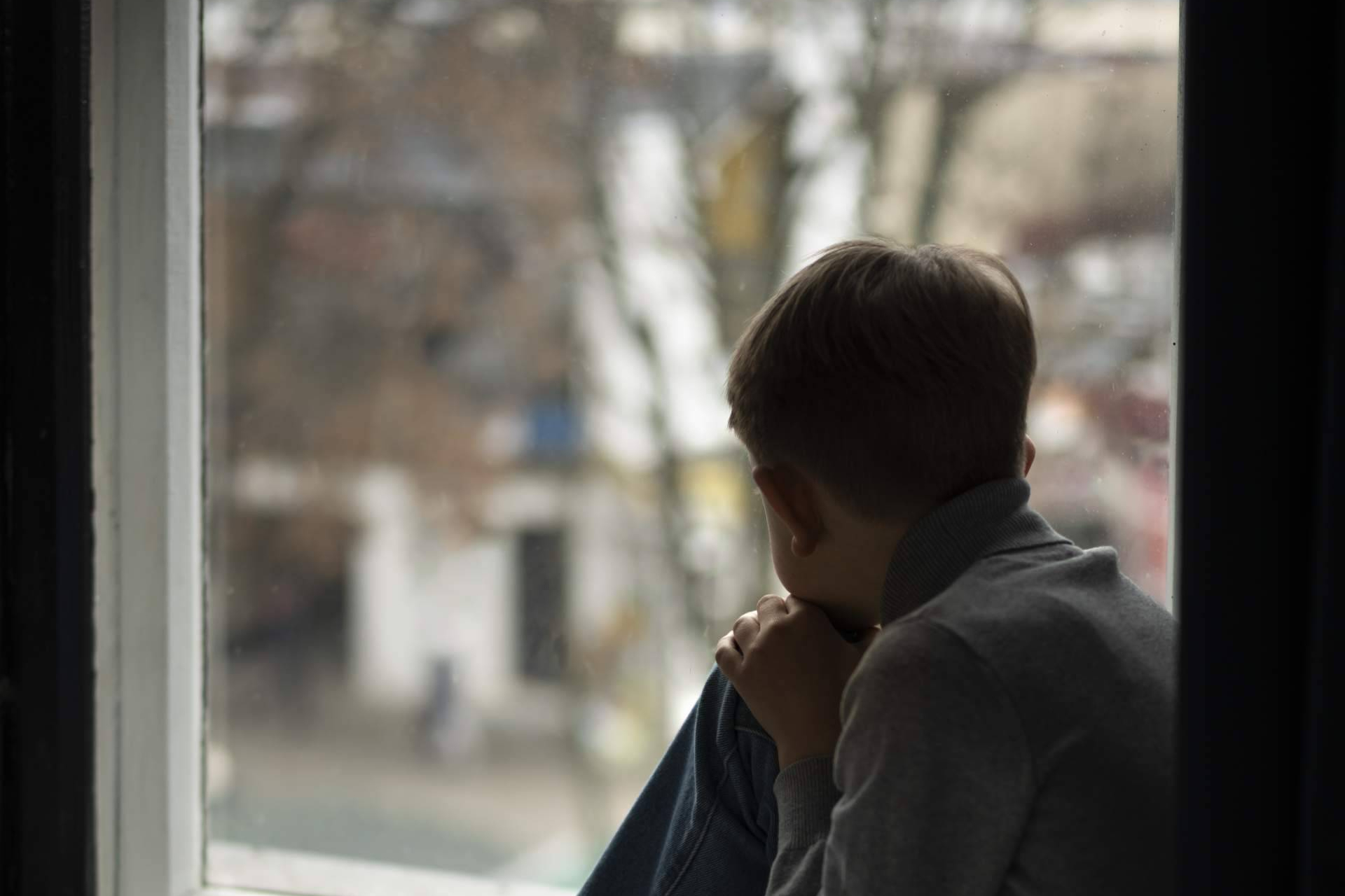 Todas las noches a las 3 de la mañana, miles de jóvenes escriben 'No puedo más'. La urgencia de la salud mental juvenil