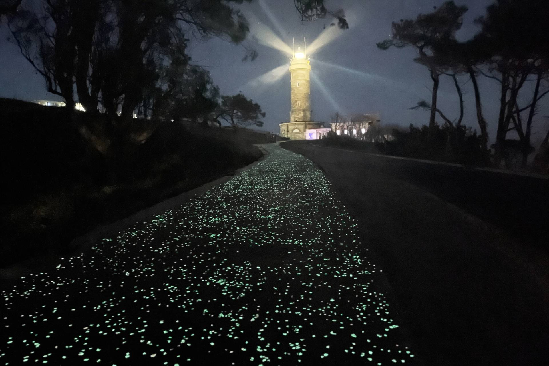 Litolux de Abadecom Urban ilumina el Faro de Cabo Mayor, uno de los rincones más bellos de Santander