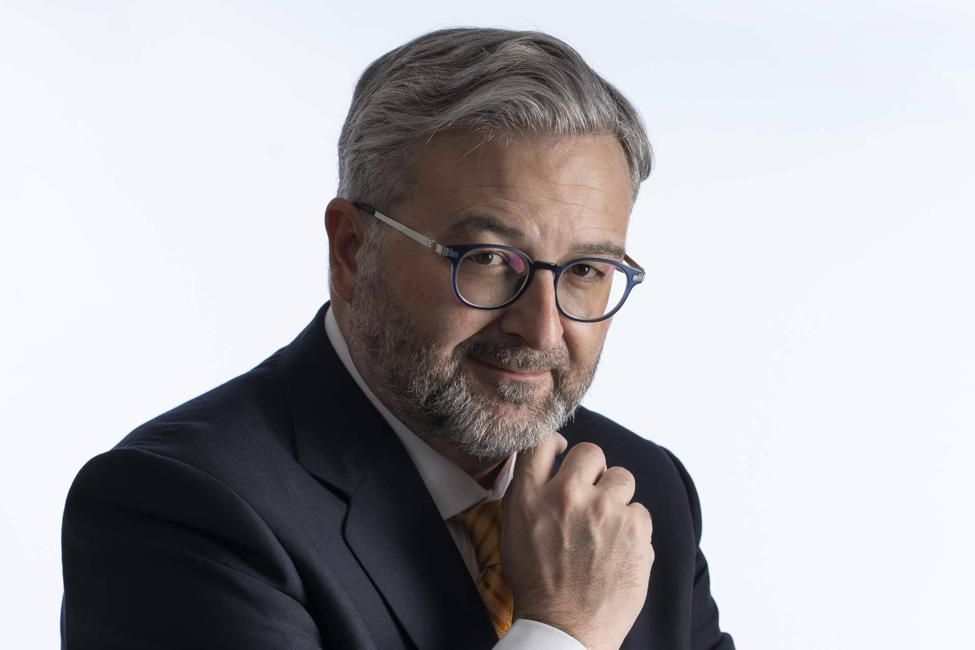 Estradé Law Firm consolida su actividad en derecho penal, mercantil y justicia social global