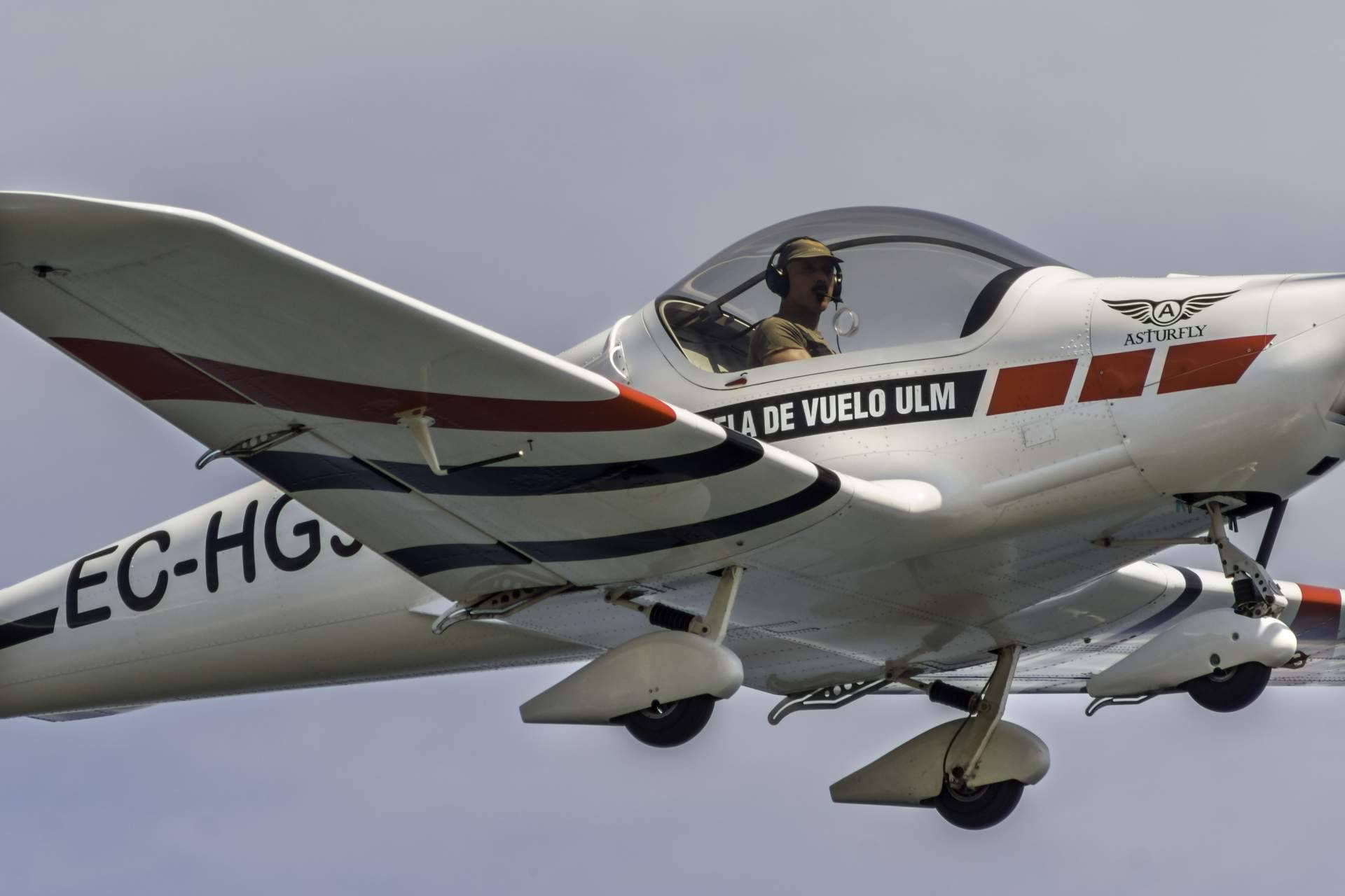 Del kit al cielo, Asturfly guía la construcción de ultraligeros desde su escuela de vuelo