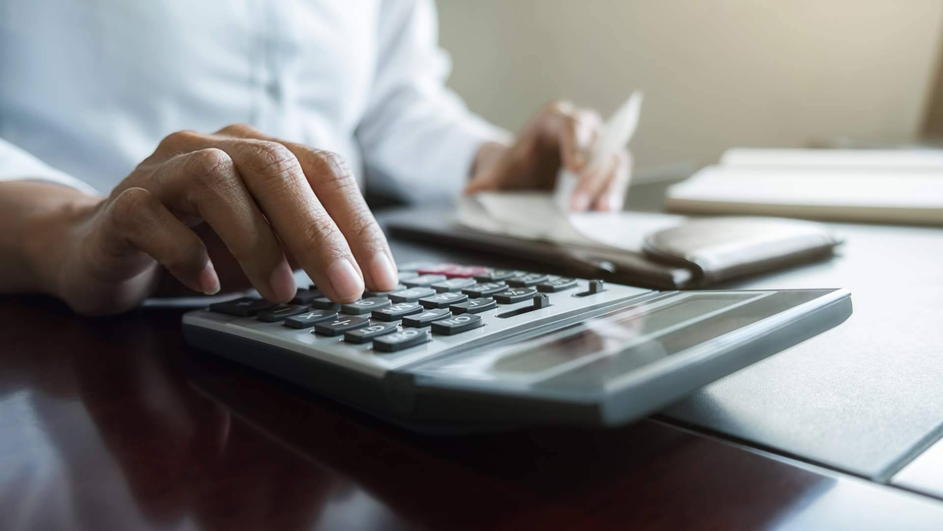 Cobranzas más eficientes con agentes virtuales de voz; automatización y control de cumplimiento en una sola solución