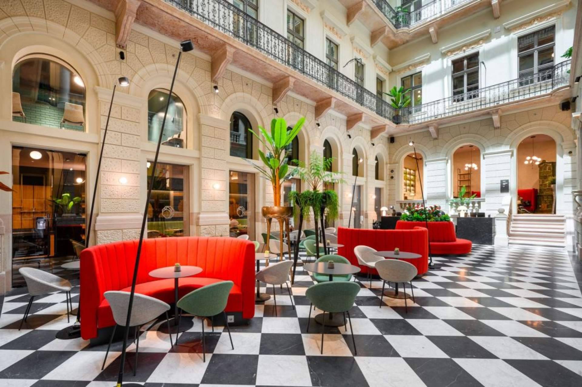 Claves para seleccionar mobiliario de terraza para hostelería en espacios exteriores de hoteles y empresas
