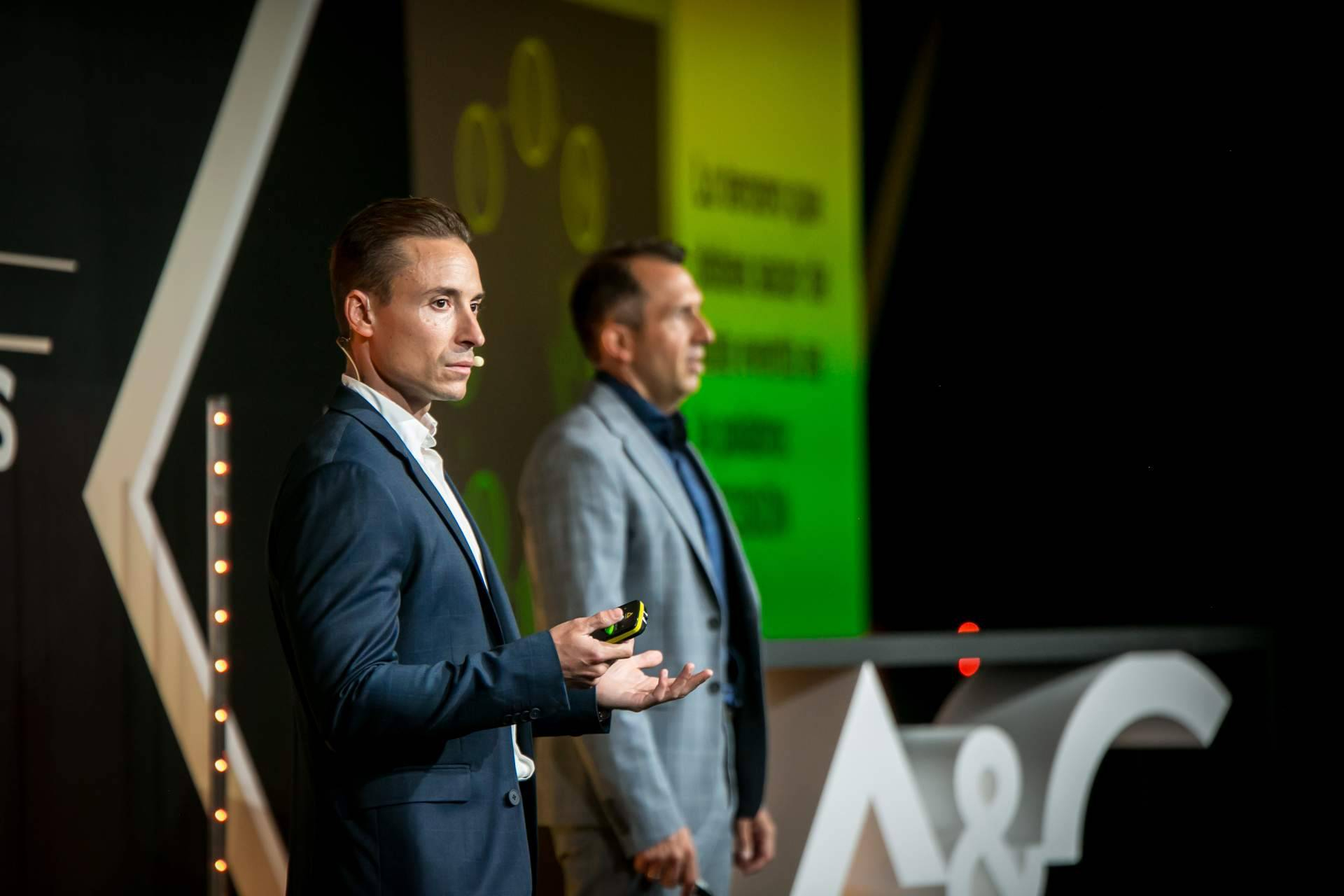 Soluciones innovadoras para ventas B2B; el modelo de transformación empresarial de Alfonso y Christian
