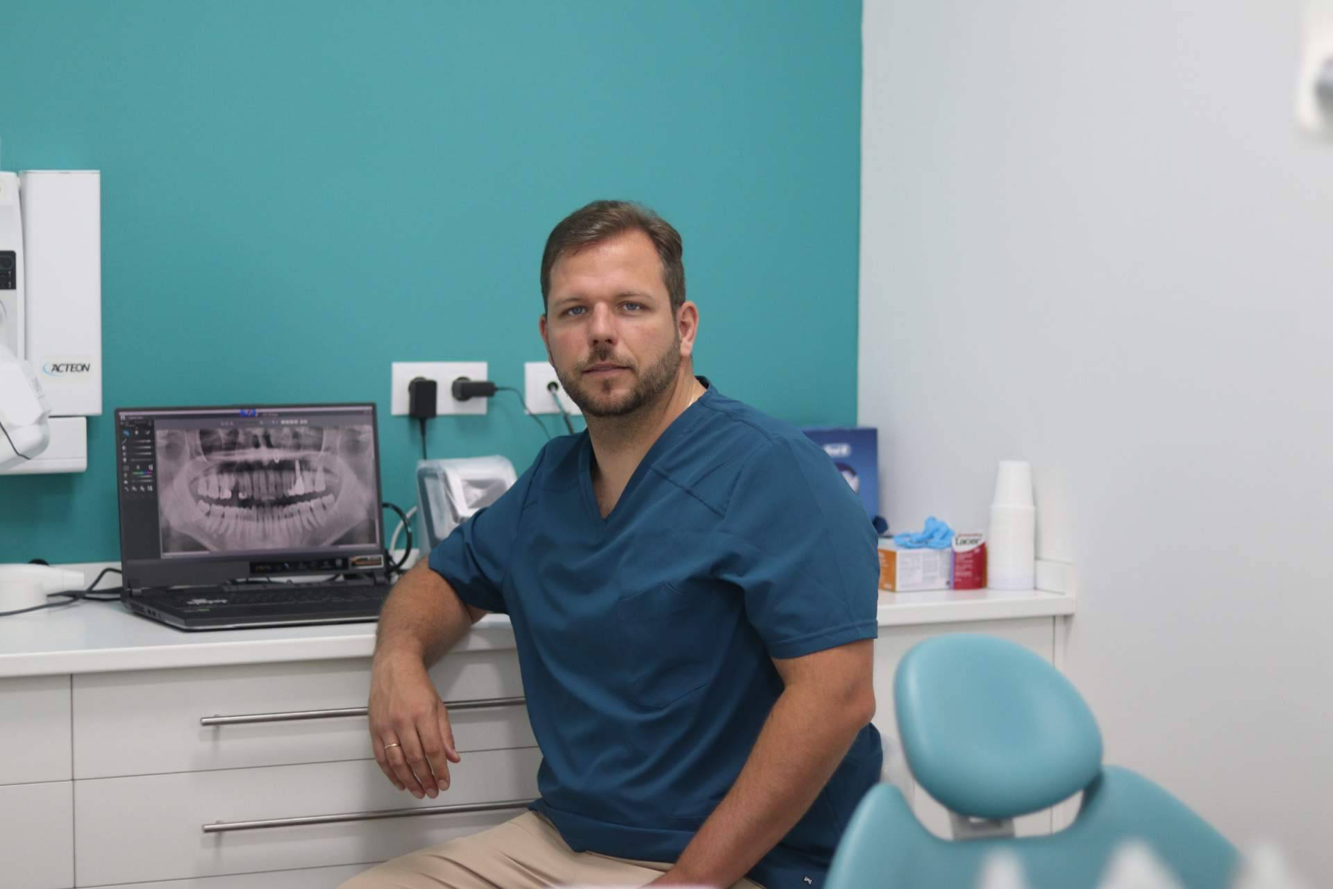 Implantes dentales; qué diferencia un tratamiento duradero de uno que puede fallar