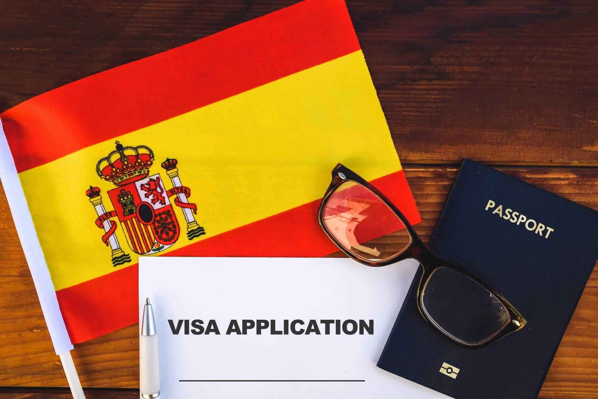 Regularización extraordinaria 2026 España; quién puede pedirla y qué papeles necesita