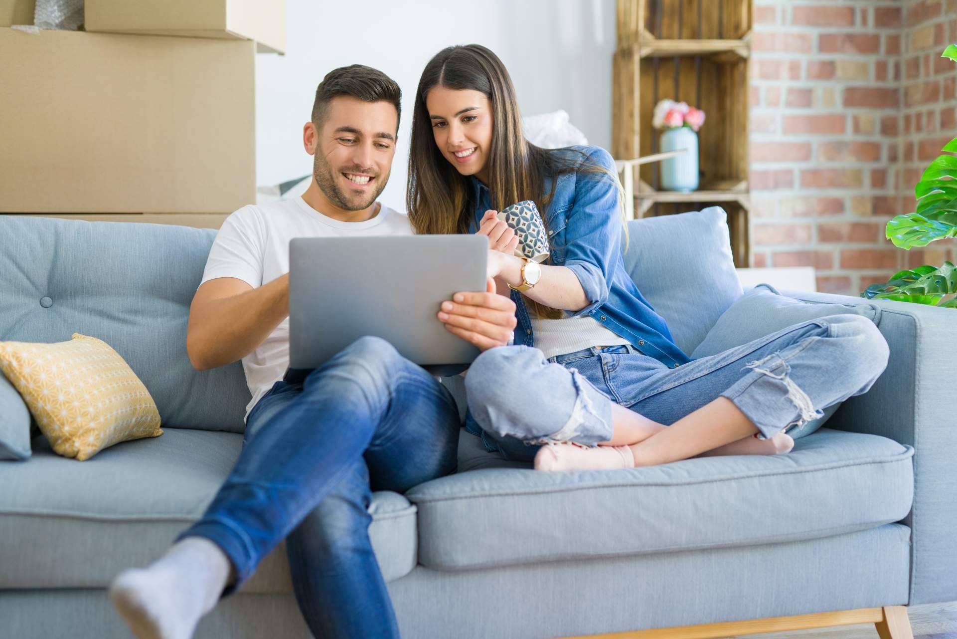 Informe sobre tendencias de compra de sofás; diseño, funcionalidad y confort en el hogar