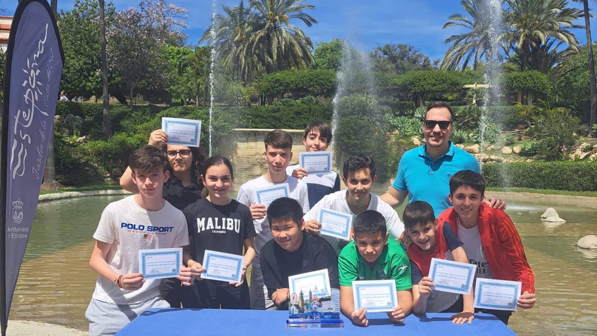 El XII Interescolar de Ajedrez llena el Parque del Calvario de jóvenes jugadores