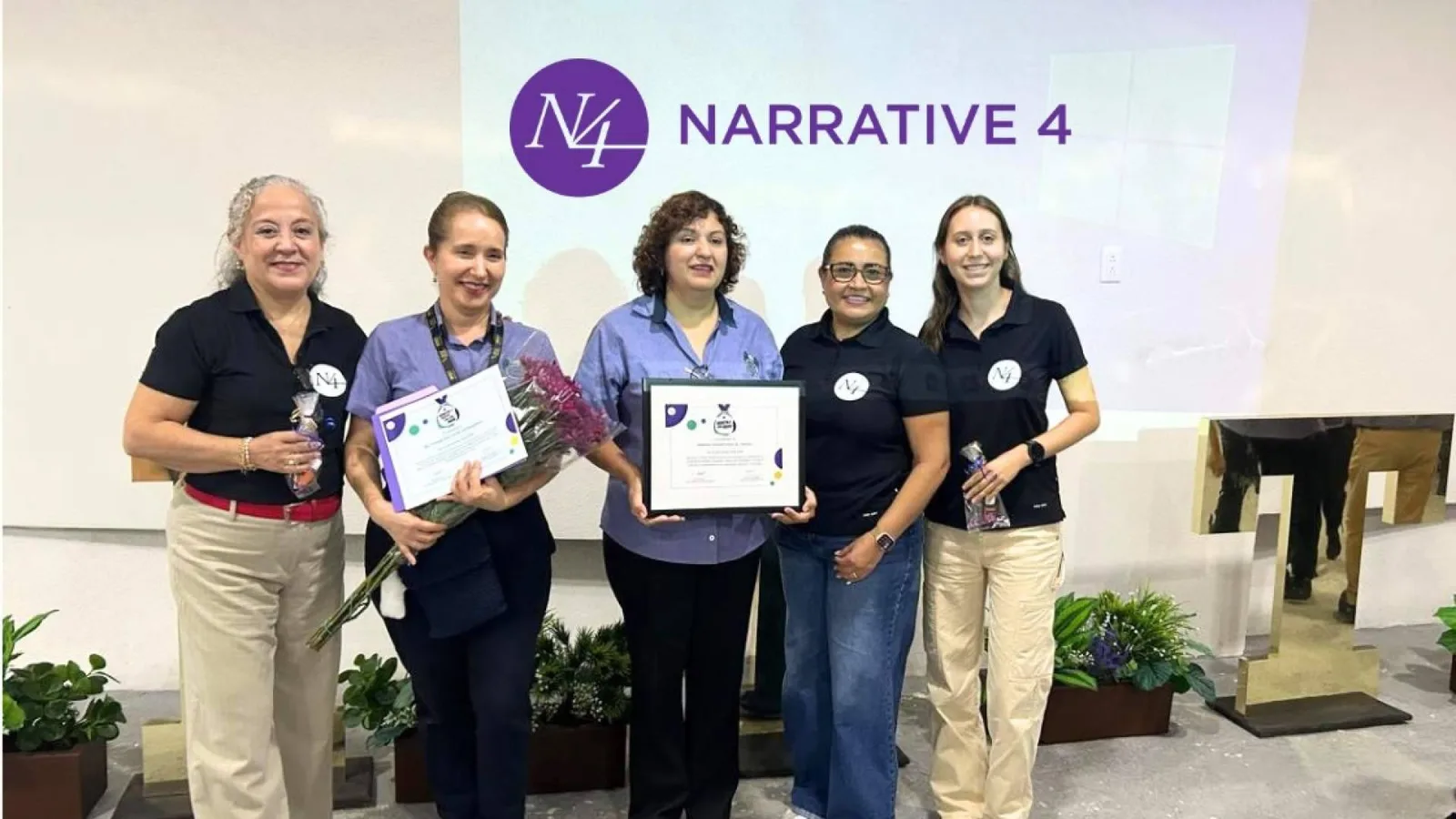 Georgia Ana Gochicoa Humphries es galardonada internacionalmente por su excelencia educativa