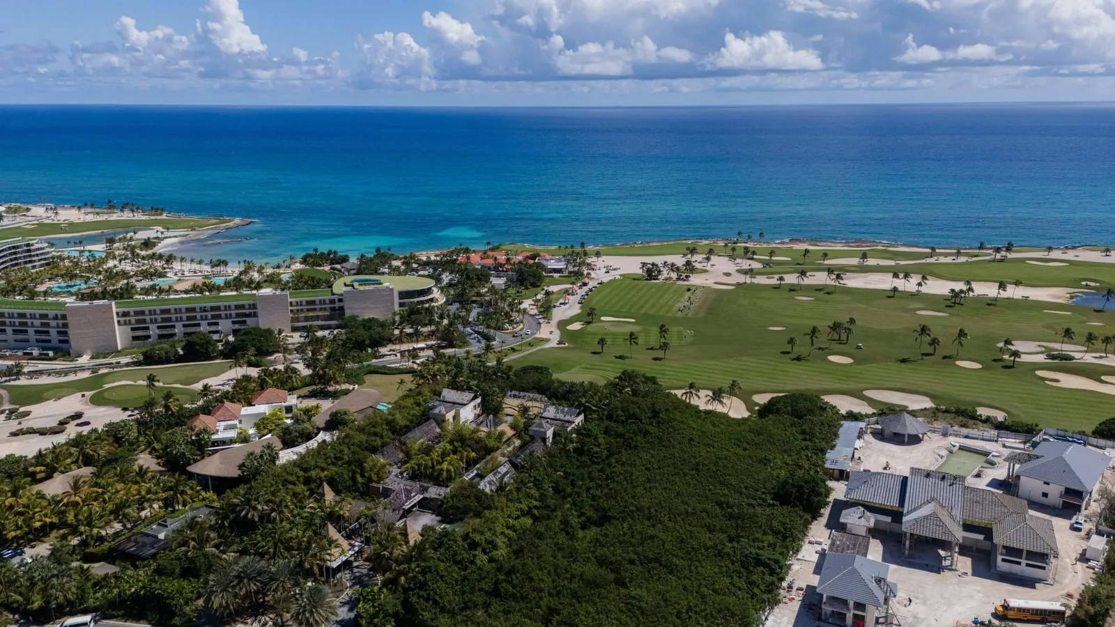 Inversiones AIDES; propiedades en venta en Cap Cana para invertir en República Dominicana