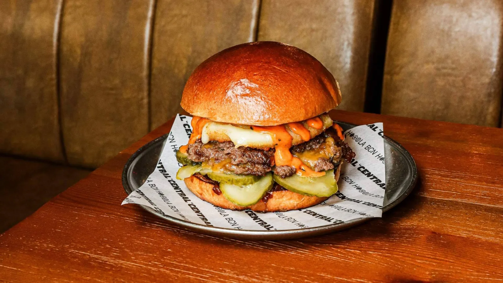 La Central; dónde comer una burger en Barcelona en agosto sin alejarse de Vía Laietana
