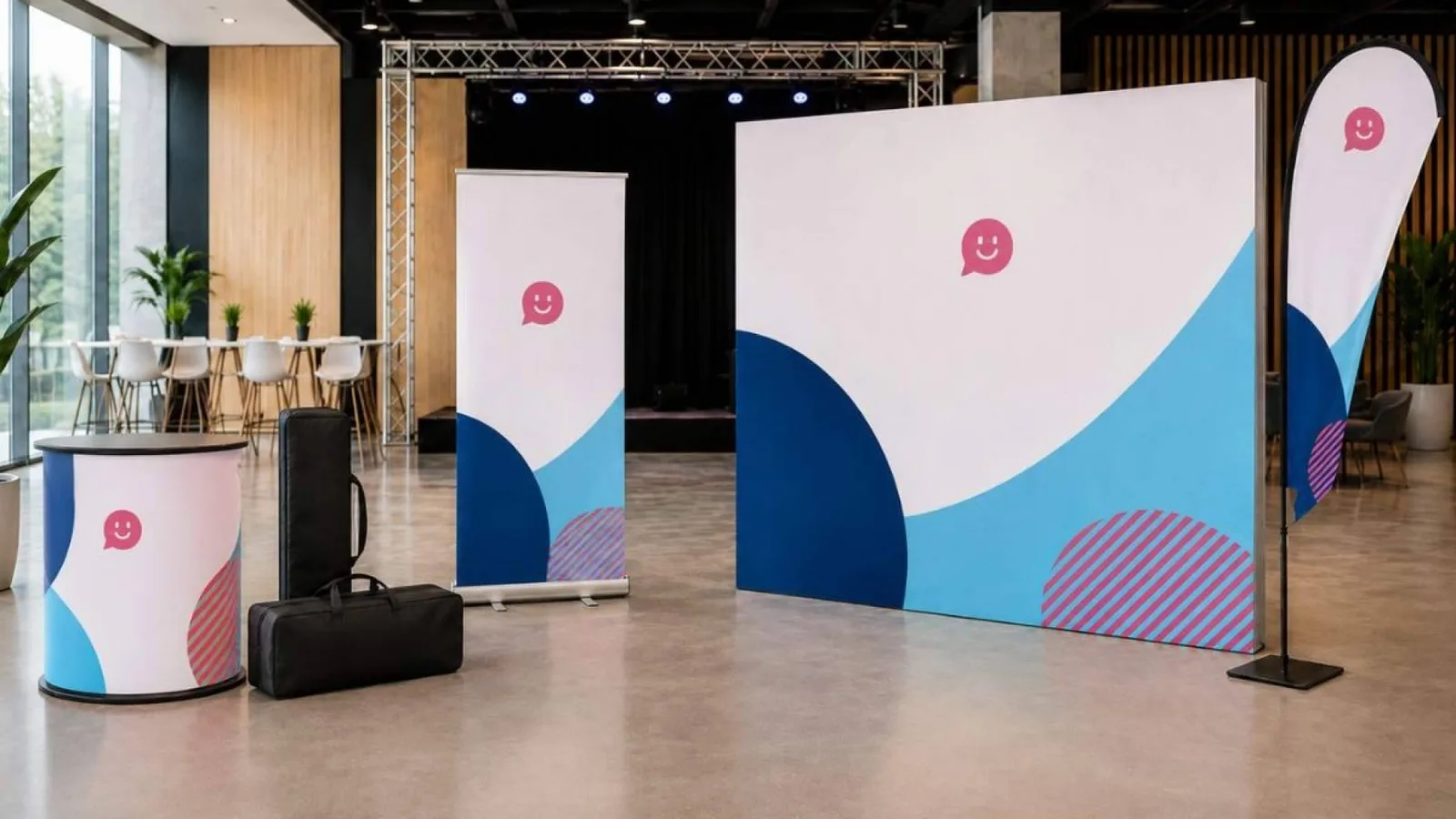 Cómo destacar en ferias y eventos; materiales impresos que refuerzan la imagen de marca